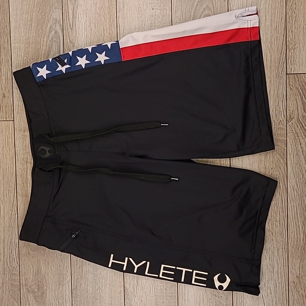 HYLETE Black Flags Pattern Sz Small Regular Mens Athletic Shorts